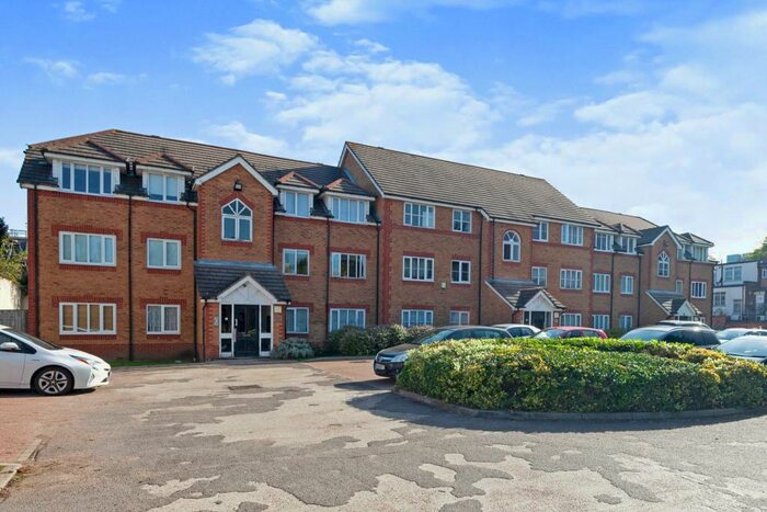 2 Bedroom Flat To Rent In Gillards Mews, Walthamstow, London, E17