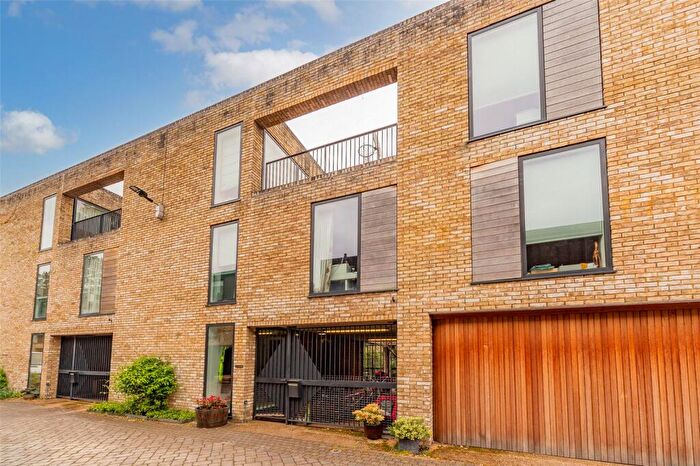 3 Bedroom Terraced House To Rent In Gilmour Road, Cambridge, CB2