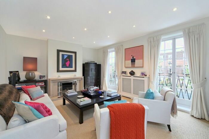 4 Bedroom Detached House To Rent In Abbotsbury Close, London, W14