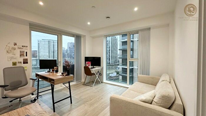 2 Bedroom Flat For Sale In Heartwell Avenue, London, E16
