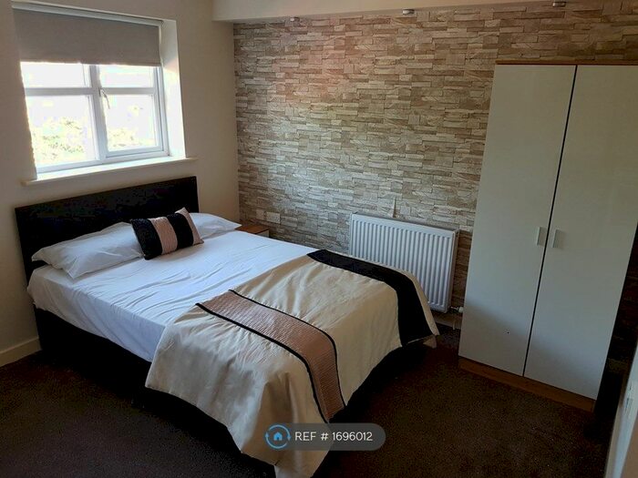 Studio To Rent In Kimberworth Road, Rotherham, S61