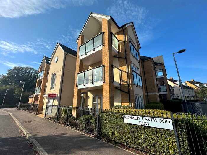 2 Bedroom Flat To Rent In Ronald Eastwood Row, Ashford, TN23