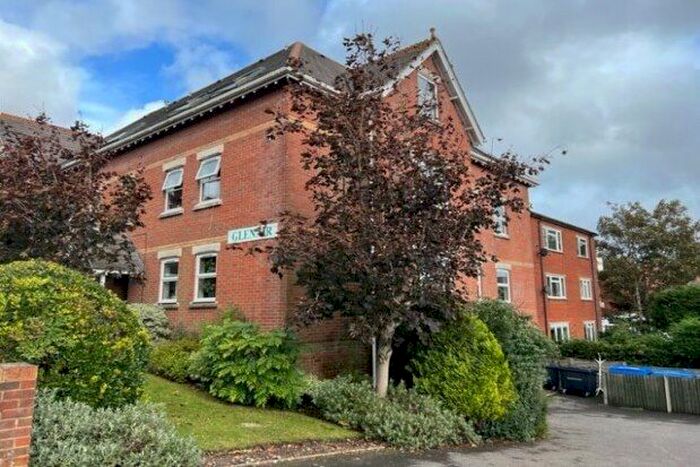 2 Bedroom Flat To Rent In Glenair Avenue, Poole, BH14