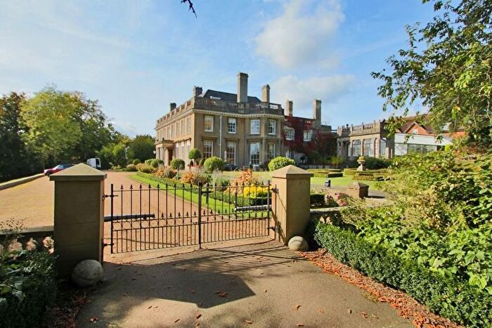 2 Bedroom Flat To Rent In St Leonards Street, West Malling, ME19