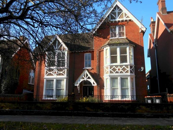 1 Bedroom Flat To Rent In De Parys Avenue, Bedford, MK40