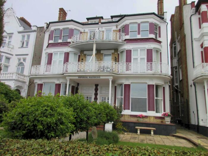 2 Bedroom Apartment To Rent In Westcliff Parade, Westcliff On Sea, SS0