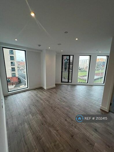 2 Bedroom Flat To Rent In Victoria House, Manchester, M4