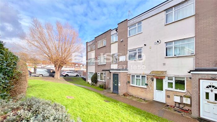 2 Bedroom Apartment For Sale In Poplar Grove, Wembley, HA9
