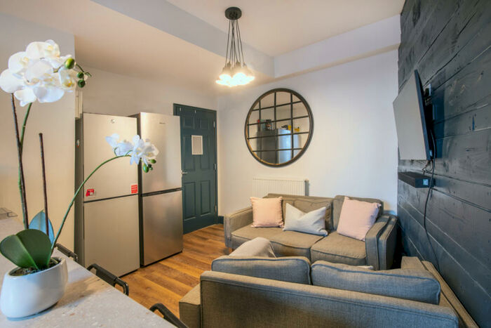 5 Bedroom Property To Rent In Flat, Shoe & Boot Factory, Leicester, LE2