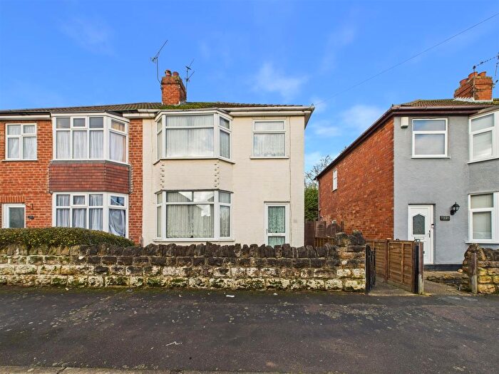 3 Bedroom Semi Detached House For Sale In Middle Avenue, Loughborough, LE11