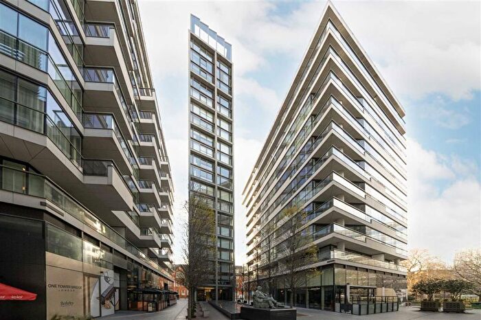 2 Bedroom Flat To Rent In Crown Square, London, SE1