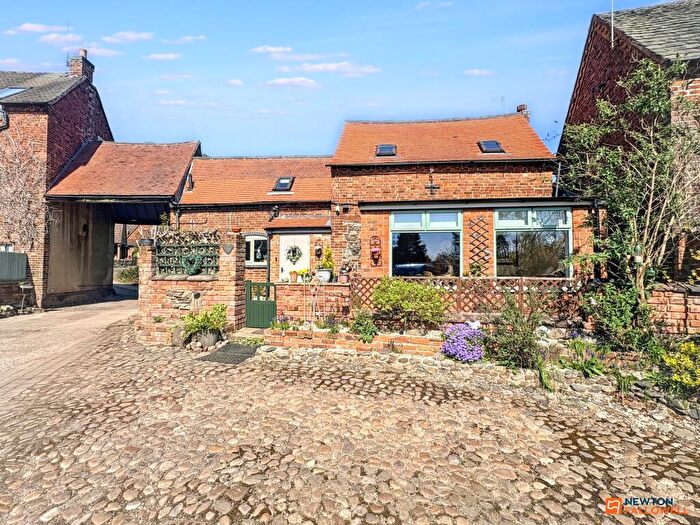 3 Bedroom Barn Conversion For Sale In Dennis Street, Hugglescote, LE67