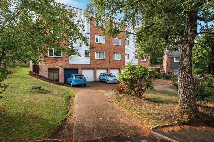 3 Bedroom Maisonette For Sale In Ashdown Close, Hiltingbury, Chandler's Ford, SO53
