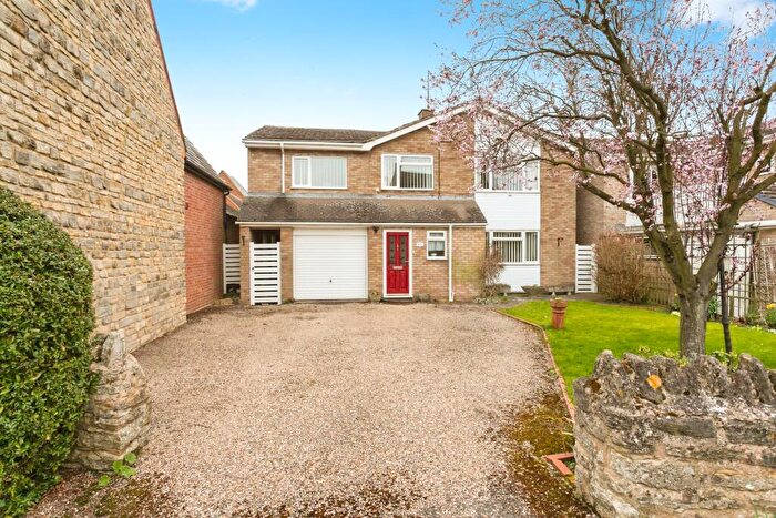 5 Bedroom Detached House For Sale In High Street, Yardley Gobion, Northamptonshire, NN12