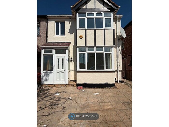 7 Bedroom Semi-Detached House To Rent In Garratt Road, Edgware, HA8