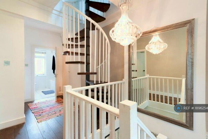 3 Bedroom Terraced House To Rent In Victoria Mews, London, NW6