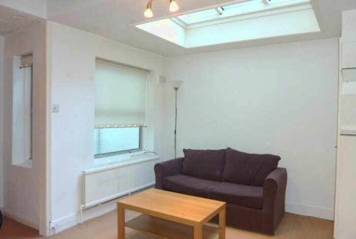 1 Bedroom Flat To Rent In Clanricarde Gardens, Notting Hill Gate, W2