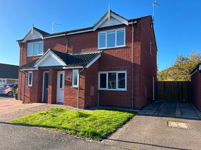3 Bedroom Semi Detached House For Sale In Burton Road, Spalding, PE11