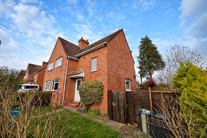3 Bedroom Semi Detached House For Sale In Rosebery Avenue, Yeovil, BA21