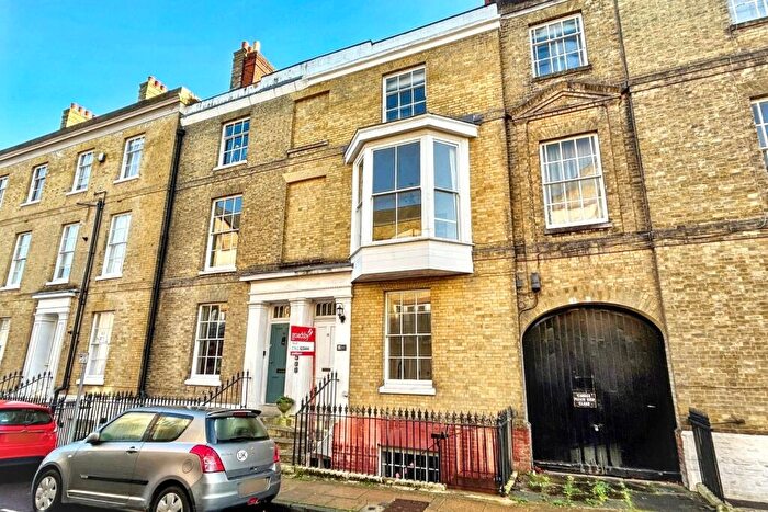 1 Bedroom Flat For Sale In Winchester City Centre, SO23