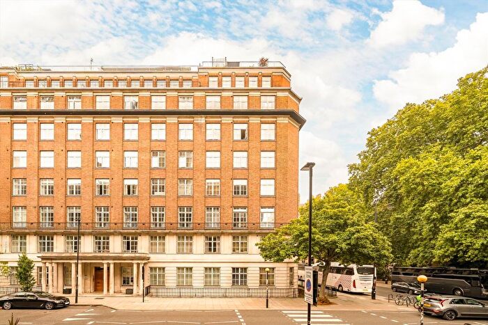 3 Bedroom Flat To Rent In Russell Square, London, WC1B