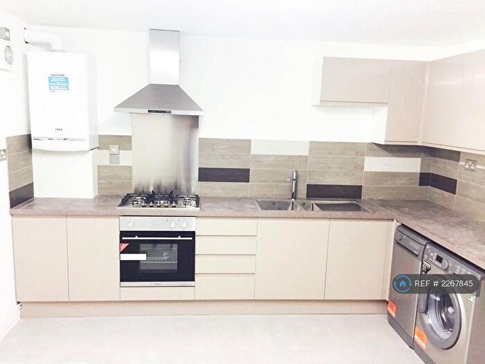 5 Bedroom Terraced House To Rent In Gadd Street, Nottingham, NG7