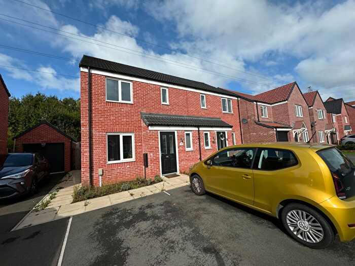 3 Bedroom Semi-Detached House To Rent In First Oak Drive, Mansfield, NG21