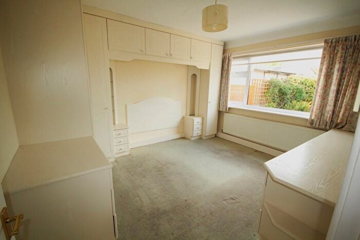 2 Bedroom Detached Bungalow For Sale In Willow Lane, Pentre, CH5