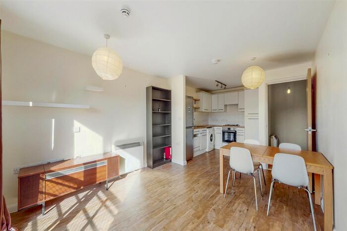 2 Bedroom Flat To Rent In Mackintosh Lane, Hackney, E9
