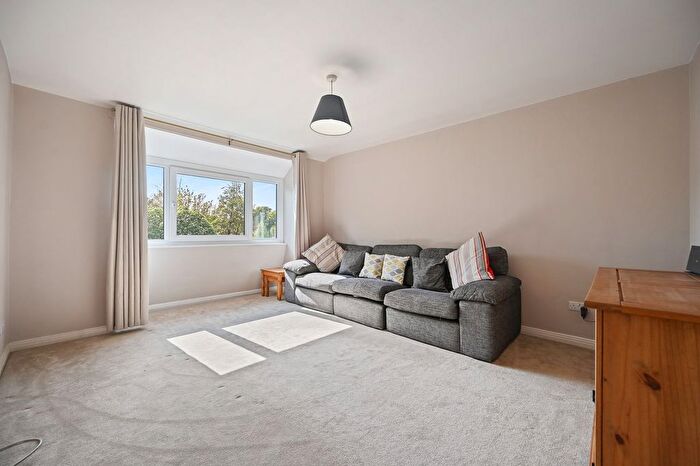 2 Bedroom Flat To Rent In Sutton Common Road, Sutton, SM1