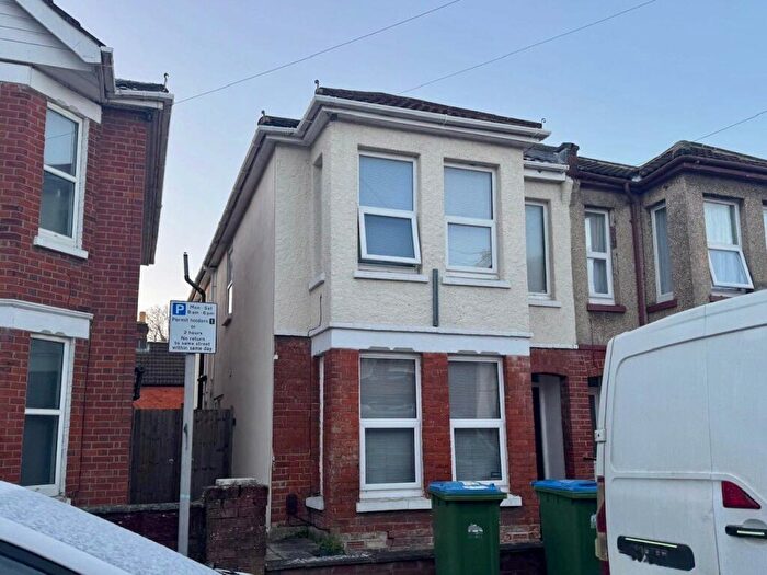 4 Bedroom Semi Detached House To Rent In Burlington Road, Southampton, SO15