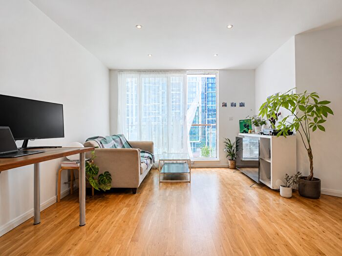 2 Bedroom Flat For Sale In Hanover House, St. George Wharf, SW8