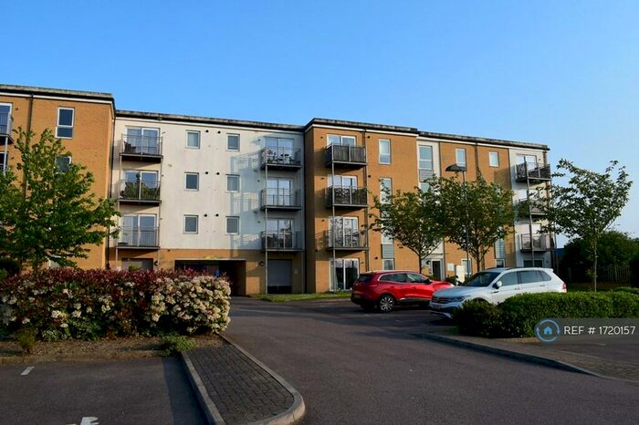 2 Bedroom Flat To Rent In Whitaker Court, Hornchurch, RM11
