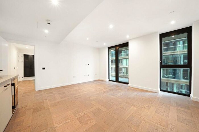 2 Bedroom Apartment To Rent In Merino Gardens, London, E1W