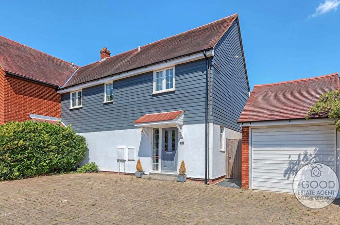 3 Bedroom Semi-Detached House For Sale In The Lindens, Loughton, IG10