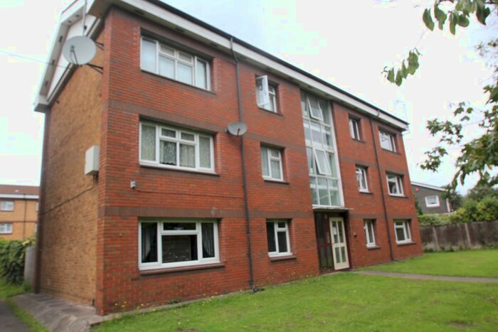 1 Bedroom Flat To Rent In Mousesweet Close, Dudley, DY2
