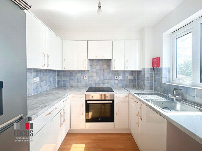 2 Bedroom Flat To Rent In Pentland Close, Edmonton, N9