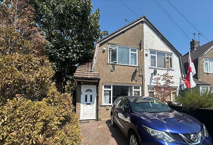 2 Bedroom End Of Terrace House For Sale In East Road, Bedfont, TW14