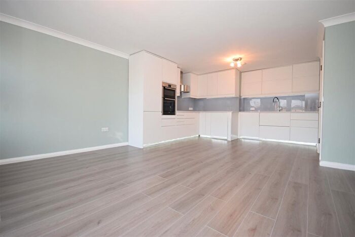 2 Bedroom Flat To Rent In Coombe Lane, London, SW20