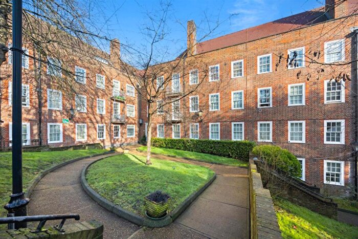 2 Bedroom Apartment For Sale In Well Walk, London, NW3
