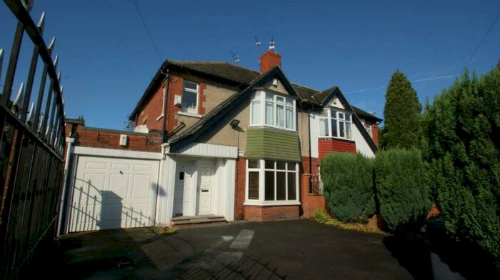 1 Bedroom Flat To Rent In Sandhill Drive, Leeds, LS17