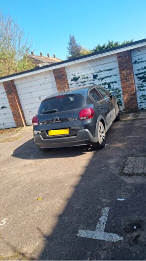 Garage / Parking To Rent In Grays Lane, High Wycombe, HP13