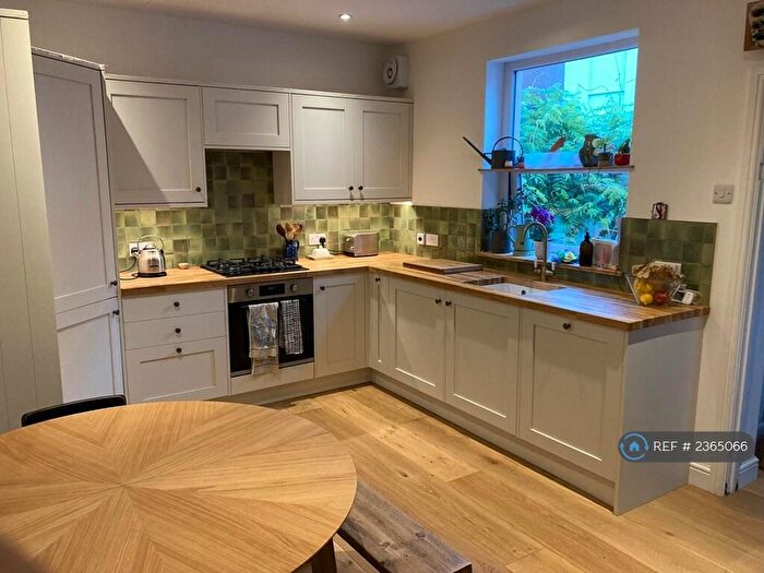 2 Bedroom End Of Terrace House To Rent In Bath Street, Bristol, BS3