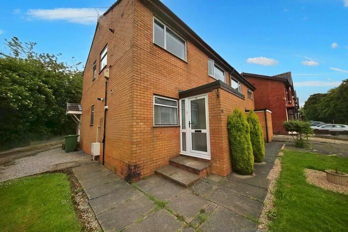 2 Bedroom Flat To Rent In Wigan Road, Standish, Wigan, Lancashire, WN6