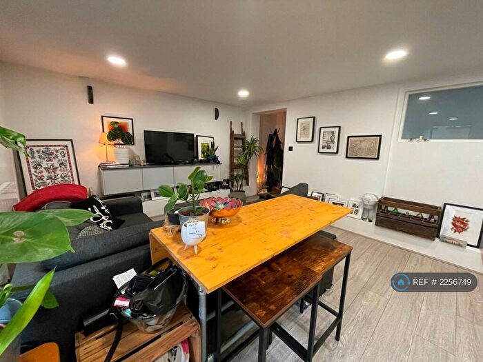 1 Bedroom Flat To Rent In Alconbury Road, London, E5