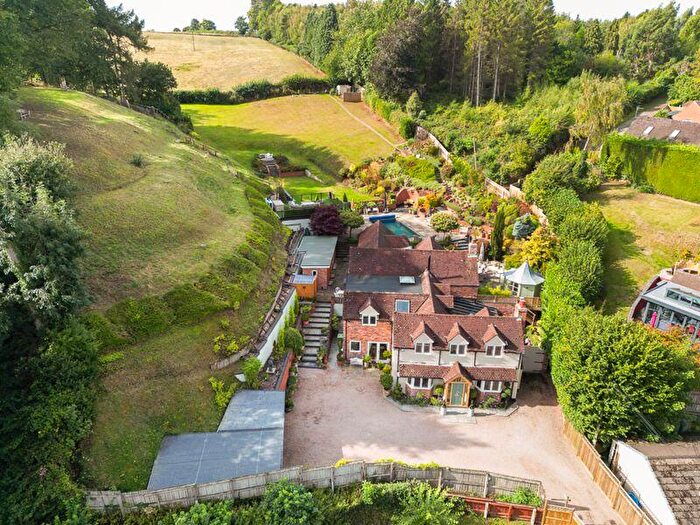 5 Bedroom Detached House For Sale In Hillpool, Chaddesley Corbett, DY10