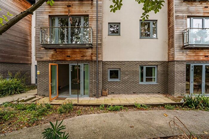 2 Bedroom Flat For Sale In Buttercross Lane, Fernleigh Buttercross Lane, OX28