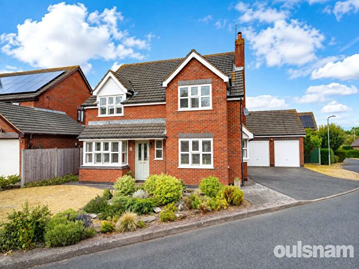 4 Bedroom Detached House For Sale In Clifford Road, Droitwich, Worcestershire, WR9