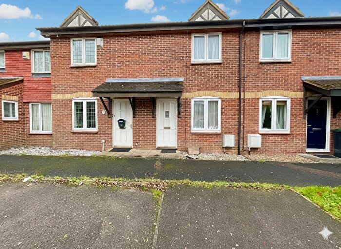 2 Bedroom Terraced House For Sale In Elveden Close, Luton, Bedfordshire, LU2