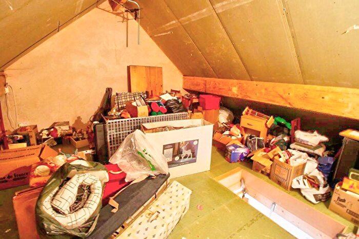 2 Bedroom Semi-Detached House For Sale In Aberdale Road, Polegate, BN26